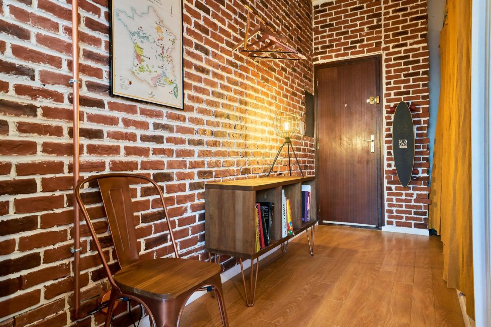 1 Bedroom Apartment Near Metro, Shops & Schools リール エクステリア 写真