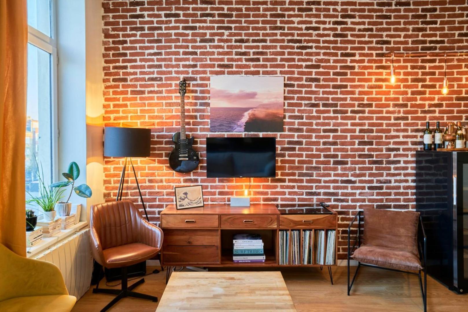 1 Bedroom Apartment Near Metro, Shops & Schools リール エクステリア 写真
