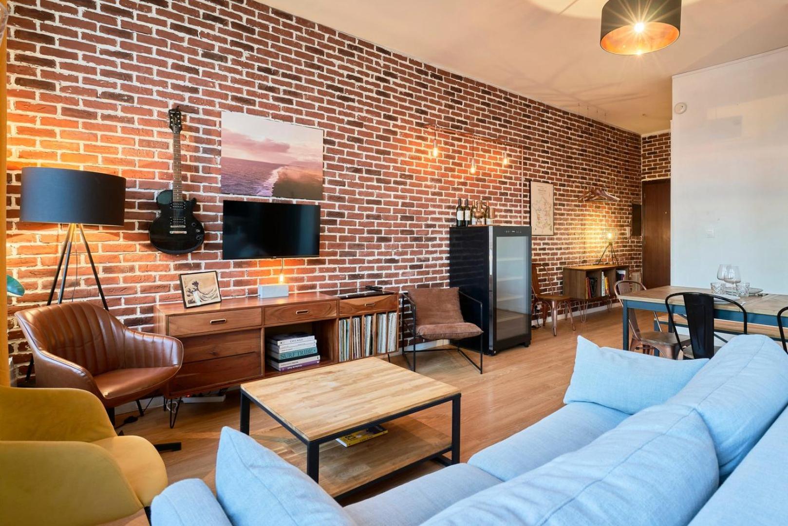 1 Bedroom Apartment Near Metro, Shops & Schools リール エクステリア 写真