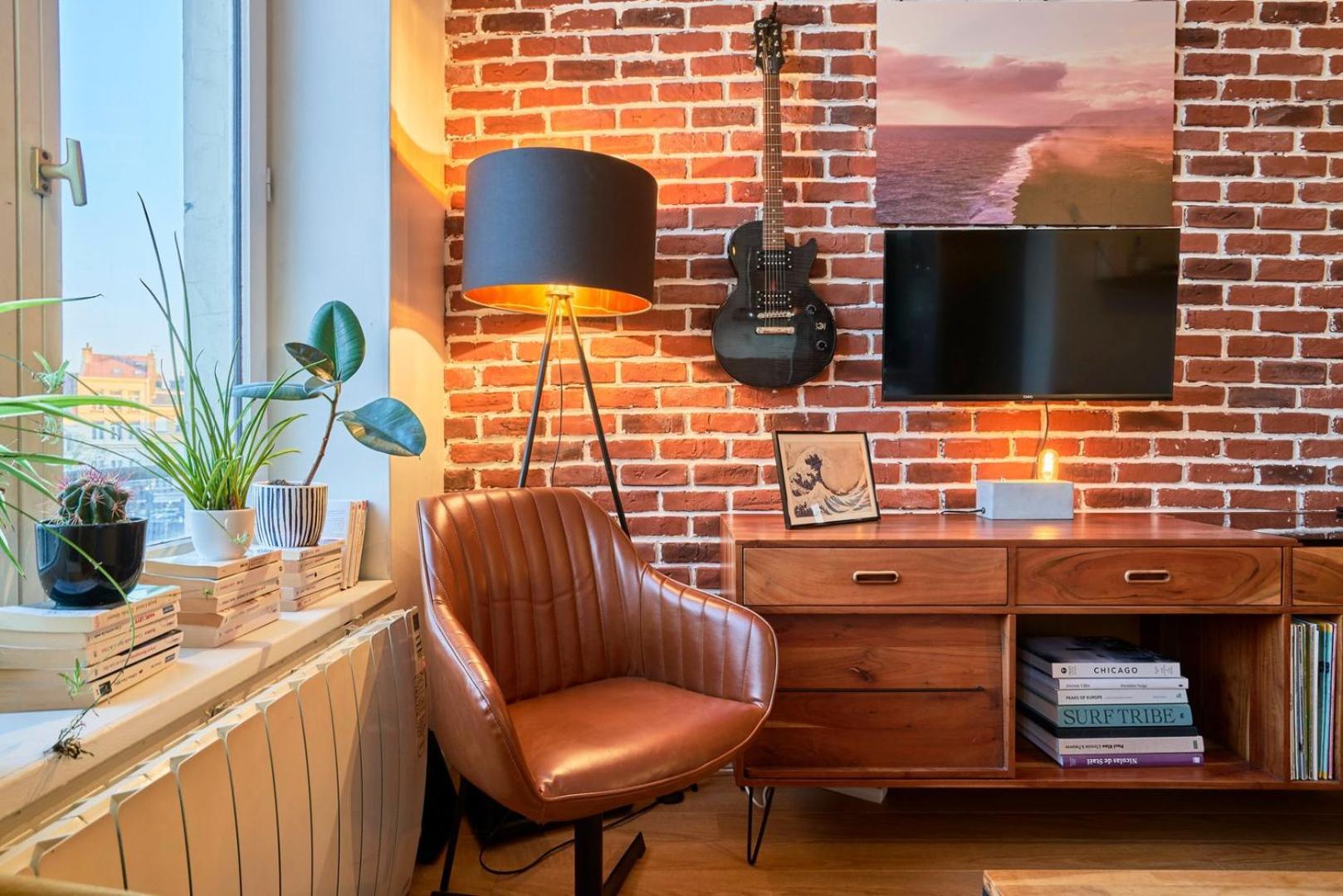 1 Bedroom Apartment Near Metro, Shops & Schools リール エクステリア 写真